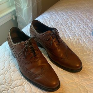 Brown Johnston & Murphy Oxford Wingtip dress shoes - size 10.5